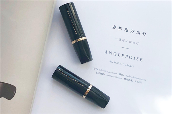 完美日記小黑鉆真假對比 完美日記小黑鉆干不干 完美日記小黑鉆真假對比 完美日記小黑鉆干不干