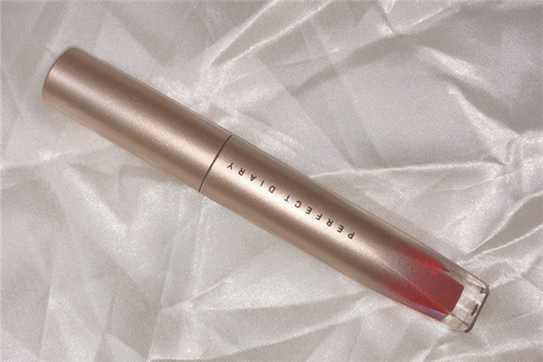 完美日記適合素顏的口紅 完美日記賣(mài)的最火的兩個(gè)色號(hào) 完美日記適合素顏的口紅 完美日記賣(mài)的最火的兩個(gè)色號(hào)