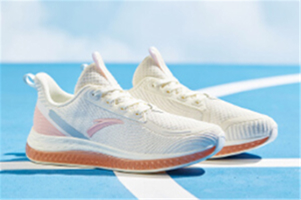 安踏是什么檔次的牌子 安踏和李寧哪個(gè)質(zhì)量好 安踏是什么檔次的牌子 安踏和李寧哪個(gè)質(zhì)量好