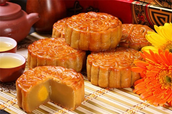 中秋節(jié)吃月餅的寓意是什么 中秋節(jié)吃什么食物 中秋節(jié)吃月餅的寓意是什么 中秋節(jié)吃什么食物