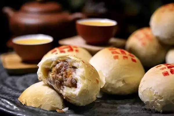 蘇式月餅和廣式月餅哪個好吃 蘇式月餅和廣式月餅哪個熱量高 蘇式月餅和廣式月餅哪個好吃 蘇式月餅和廣式月餅哪個熱量高