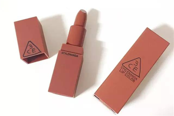 3ce口紅多少錢(qián)一支 3ce口紅如何查詢(xún)正品 3ce口紅多少錢(qián)一支 3ce口紅如何查詢(xún)正品