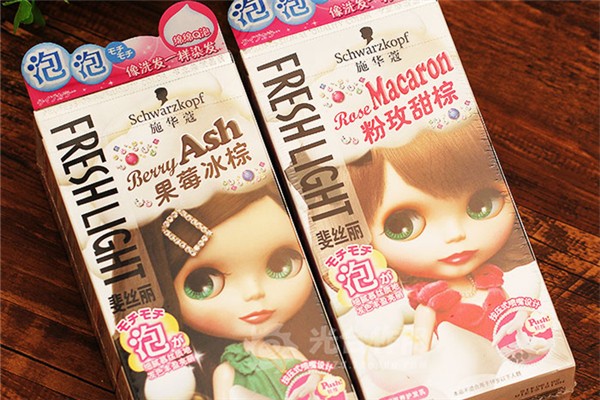 泡泡染發(fā)劑可以連續(xù)染兩次嗎 泡泡染發(fā)劑可以染白發(fā)嗎 泡泡染發(fā)劑可以連續(xù)染兩次嗎 泡泡染發(fā)劑可以染白發(fā)嗎