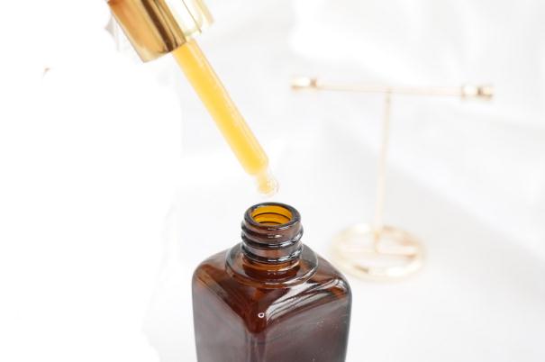 蝦青素精華液的功效 蝦青素精華液怎么使用 蝦青素精華液的功效 蝦青素精華液怎么使用