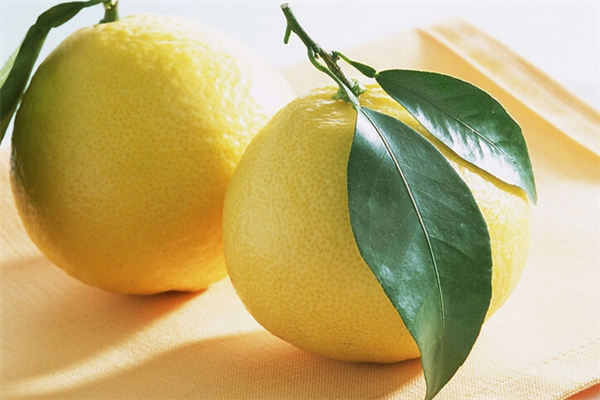 柚子的含糖高嗎 柚子適合糖尿病人吃嗎 柚子的含糖高嗎 柚子適合糖尿病人吃嗎