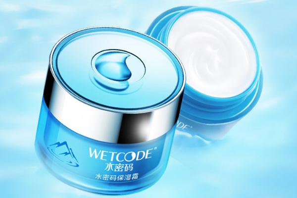 保濕霜晚上睡覺可以用嗎 保濕霜可以代替水乳嗎 保濕霜晚上睡覺可以用嗎 保濕霜可以代替水乳嗎