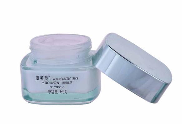 保濕霜要用卸妝水嗎 保濕霜要天天使用嗎 保濕霜要用卸妝水嗎 保濕霜要天天使用嗎