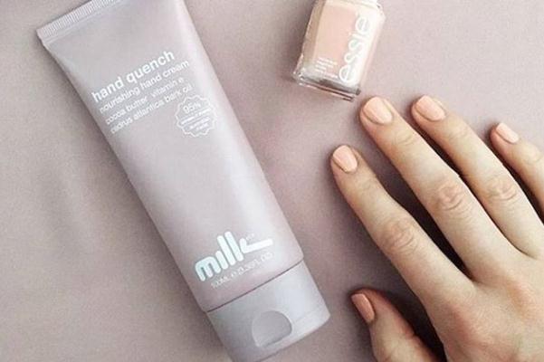 護(hù)手霜要涂手心嗎 涂護(hù)手霜的正確方式 護(hù)手霜要涂手心嗎 涂護(hù)手霜的正確方式