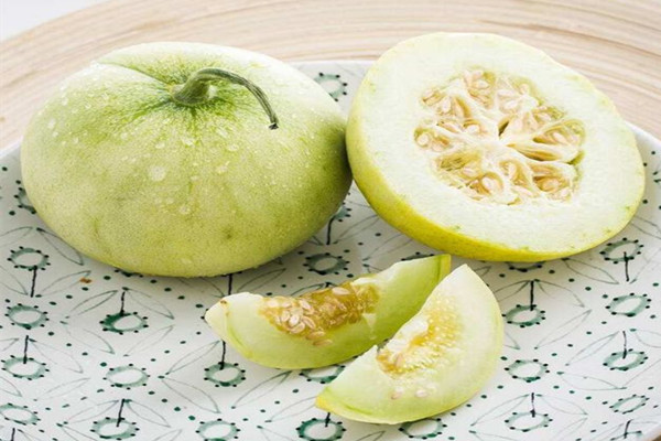 香瓜可以和牛奶一起吃嗎 香瓜可以和火龍果一起吃嗎 香瓜可以和牛奶一起吃嗎 香瓜可以和火龍果一起吃嗎