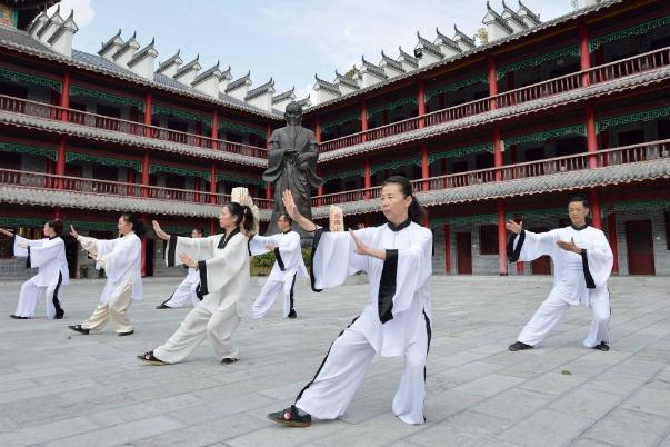 打太極拳可以治療什么病 打太極拳可以降血壓?jiǎn)? alt=