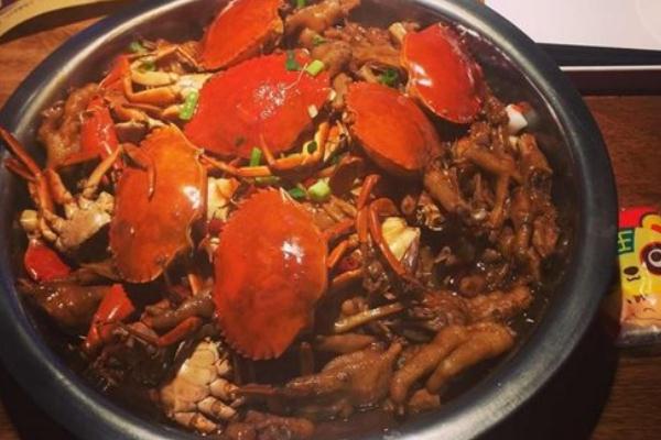 胖哥倆肉蟹煲死蟹當(dāng)活蟹賣 死螃蟹煮熟了可以吃嗎 胖哥倆肉蟹煲死蟹當(dāng)活蟹賣 死螃蟹煮熟了可以吃嗎