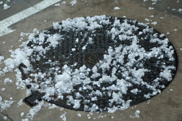 黑龍江哈爾濱大慶突降冰雹 戶外突遇冰雹如何自救 黑龍江哈爾濱大慶突降冰雹 戶外突遇冰雹如何自救