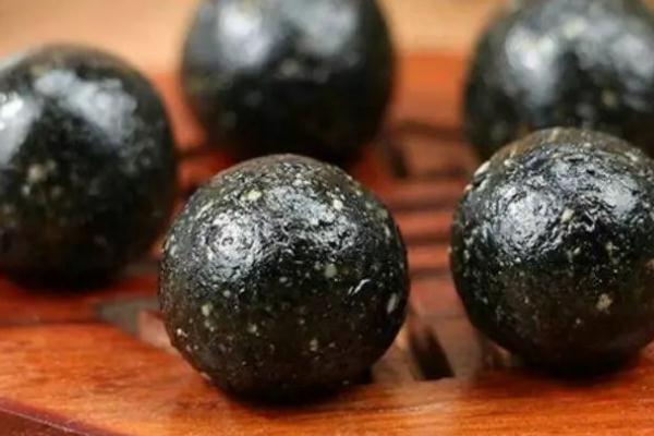 黑芝麻丸會(huì)上火嗎 吃黑芝麻丸對脫發(fā)有用嗎 黑芝麻丸會(huì)上火嗎 吃黑芝麻丸對脫發(fā)有用嗎