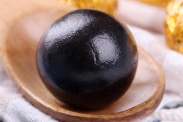 黑芝麻丸可以治療白頭發(fā)嗎 黑芝麻丸可以生發(fā)嗎 黑芝麻丸可以治療白頭發(fā)嗎 黑芝麻丸可以生發(fā)嗎