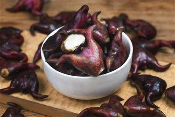 菱角怎么挑才知道是好的 菱角怎么做最好吃 菱角怎么挑才知道是好的 菱角怎么做最好吃