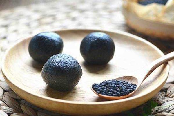 黑芝麻丸對(duì)胃好嗎 黑芝麻丸對(duì)女性的好處 黑芝麻丸對(duì)胃好嗎 黑芝麻丸對(duì)女性的好處