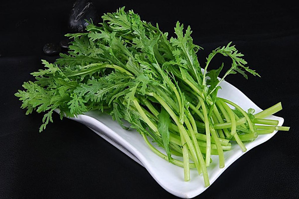 茼蒿需要焯水吃嗎 茼蒿焯水焯多長(zhǎng)時(shí)間 茼蒿需要焯水吃嗎 茼蒿焯水焯多長(zhǎng)時(shí)間
