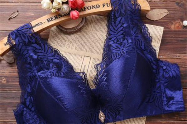 內(nèi)衣用肥皂還是洗衣液好 內(nèi)衣怎么洗不變形 內(nèi)衣用肥皂還是洗衣液好 內(nèi)衣怎么洗不變形