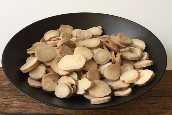 白芍能祛斑嗎 白芍能泡水喝嗎 白芍能祛斑嗎 白芍能泡水喝嗎