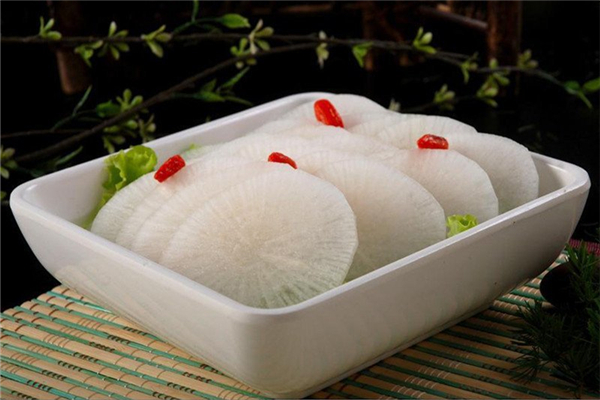 白蘿卜適合什么季節(jié)食用 白蘿卜適合跟什么在一起吃 白蘿卜適合什么季節(jié)食用 白蘿卜適合跟什么在一起吃