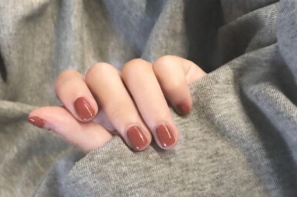 指甲油會(huì)得白血病嗎 指甲油會(huì)掉色嗎 指甲油會(huì)得白血病嗎 指甲油會(huì)掉色嗎