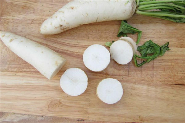 白蘿卜要焯水嗎 白蘿卜焯水焯幾分鐘 白蘿卜要焯水嗎 白蘿卜焯水焯幾分鐘