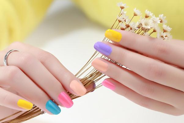 涂指甲油會不會得灰指甲 涂指甲油會影響指甲生長嗎 涂指甲油會不會得灰指甲 涂指甲油會影響指甲生長嗎