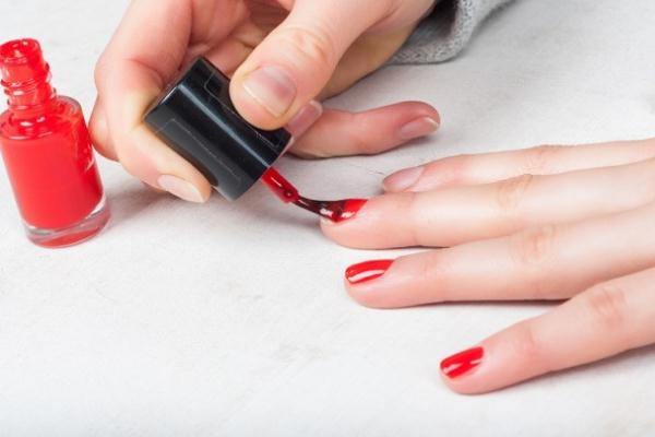 指甲油是易燃易爆物品嗎 指甲油是烤的好還是不烤的好 指甲油是易燃易爆物品嗎 指甲油是烤的好還是不烤的好