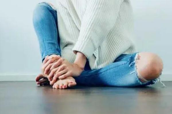 手腳冰涼是寒氣重嗎 什么是體寒 手腳冰涼是寒氣重嗎 什么是體寒