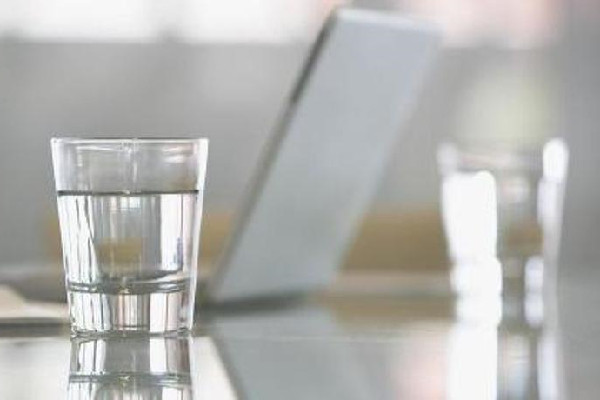 喝水都胖怎么回事 喝水都胖的人怎么減肥 喝水都胖怎么回事 喝水都胖的人怎么減肥