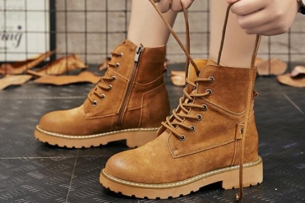 馬丁靴是皮鞋嗎 馬丁靴是不是要買(mǎi)大一碼 馬丁靴是皮鞋嗎 馬丁靴是不是要買(mǎi)大一碼