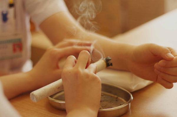 艾灸是針灸嗎 養(yǎng)生順序是先針灸還是先艾灸 艾灸是針灸嗎 養(yǎng)生順序是先針灸還是先艾灸