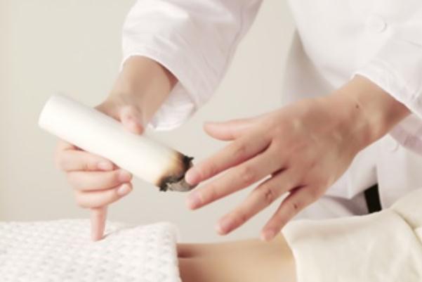 艾灸是針灸嗎 養(yǎng)生順序是先針灸還是先艾灸 艾灸是針灸嗎 養(yǎng)生順序是先針灸還是先艾灸