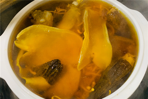 雞湯放一晚上還能喝嗎 雞湯放冰箱里可以保存幾天 雞湯放一晚上還能喝嗎 雞湯放冰箱里可以保存幾天