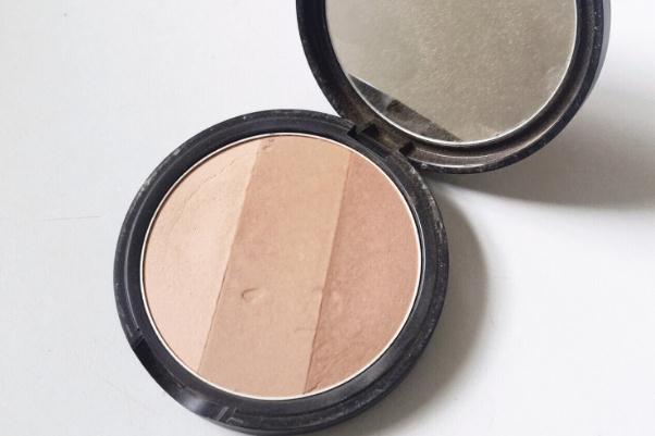 修容粉的顏色怎么選擇 修容粉的作用和效果 修容粉的顏色怎么選擇 修容粉的作用和效果