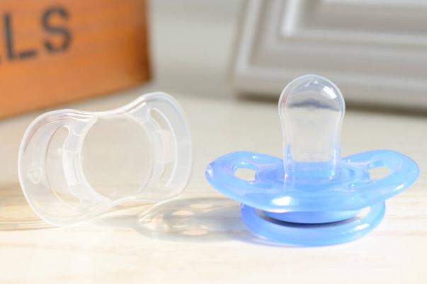 安撫奶嘴可以用到幾歲 安撫奶嘴可以防止吐奶嗎 安撫奶嘴可以用到幾歲 安撫奶嘴可以防止吐奶嗎