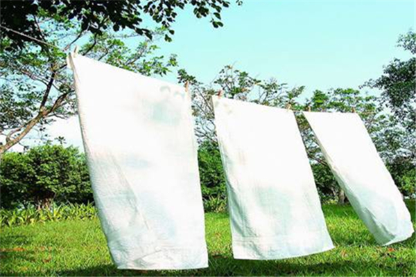 曬被子什么時(shí)間曬最好 曬被子一般曬多久合適 曬被子什么時(shí)間曬最好 曬被子一般曬多久合適