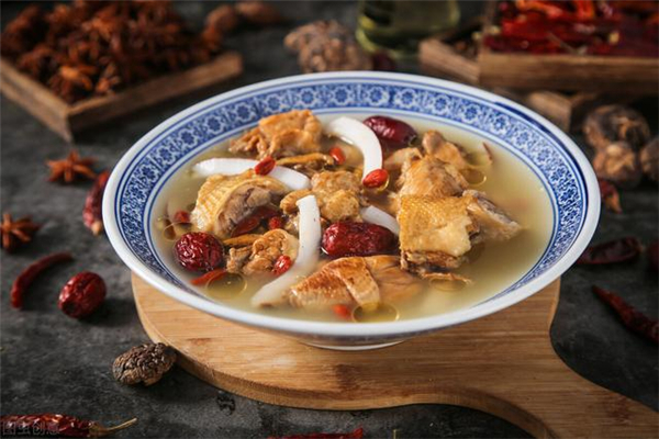 雞湯是高蛋白食物嗎 雞湯適合放什么菌菇 雞湯是高蛋白食物嗎 雞湯適合放什么菌菇