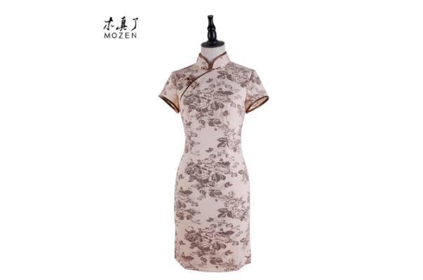 旗袍有幾種類型 平時見得最多的旗袍領(lǐng)口 旗袍有幾種類型 平時見得最多的旗袍領(lǐng)口