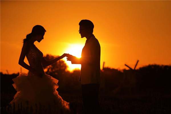 種草莓是吸出來(lái)的還是咬出來(lái)的 種草莓是毛細(xì)血管破裂嗎 種草莓是吸出來(lái)的還是咬出來(lái)的 種草莓是毛細(xì)血管破裂嗎