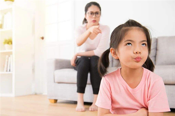 孩子和父母頂嘴怎么辦 孩子和家長(zhǎng)頂嘴是怎么造成的 孩子和父母頂嘴怎么辦 孩子和家長(zhǎng)頂嘴是怎么造成的