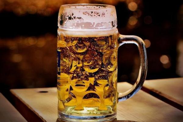 啤酒的營養(yǎng)價(jià)值及功效 啤酒的酒精度是多少 啤酒的營養(yǎng)價(jià)值及功效 啤酒的酒精度是多少