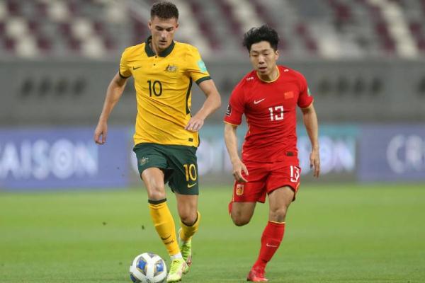 踢足球要買什么裝備 踢足球要注意什么 踢足球要買什么裝備 踢足球要注意什么