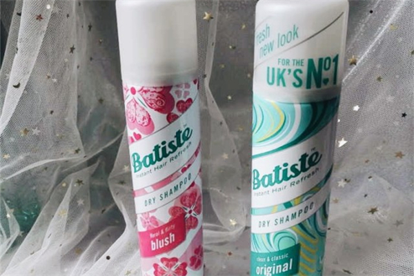 干發(fā)噴霧對頭發(fā)有傷害嗎 干發(fā)噴霧會導致脫發(fā)嗎 干發(fā)噴霧對頭發(fā)有傷害嗎 干發(fā)噴霧會導致脫發(fā)嗎