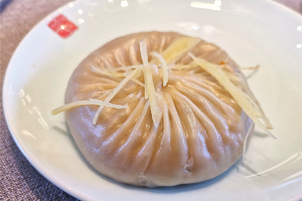 蟹黃湯包的吃法 蟹黃湯包的營養(yǎng)價值 蟹黃湯包的吃法 蟹黃湯包的營養(yǎng)價值