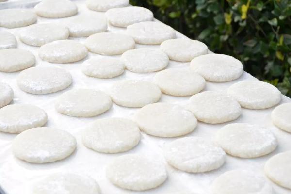 糍粑是哪個民族的特色 糍粑是哪個節(jié)日吃的 糍粑是哪個民族的特色 糍粑是哪個節(jié)日吃的