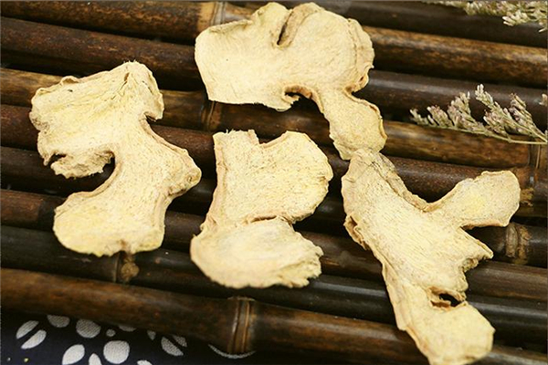 干姜能去濕氣嗎 干姜怎么用才能去除體內(nèi)的濕氣 干姜能去濕氣嗎 干姜怎么用才能去除體內(nèi)的濕氣