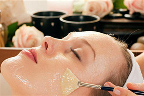 果酸換膚后可以洗臉嗎 果酸換膚后要注意些什么 果酸換膚后可以洗臉嗎 果酸換膚后要注意些什么