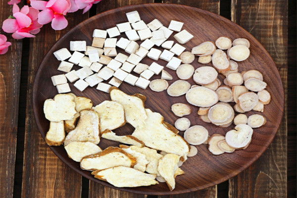 白術(shù)孕婦可以吃嗎 孕婦吃白術(shù)對胎兒有影響嗎 白術(shù)孕婦可以吃嗎 孕婦吃白術(shù)對胎兒有影響嗎