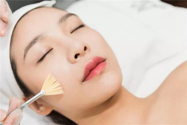 果酸換膚后可以洗臉嗎 果酸換膚后要注意些什么 果酸換膚后可以洗臉嗎 果酸換膚后要注意些什么